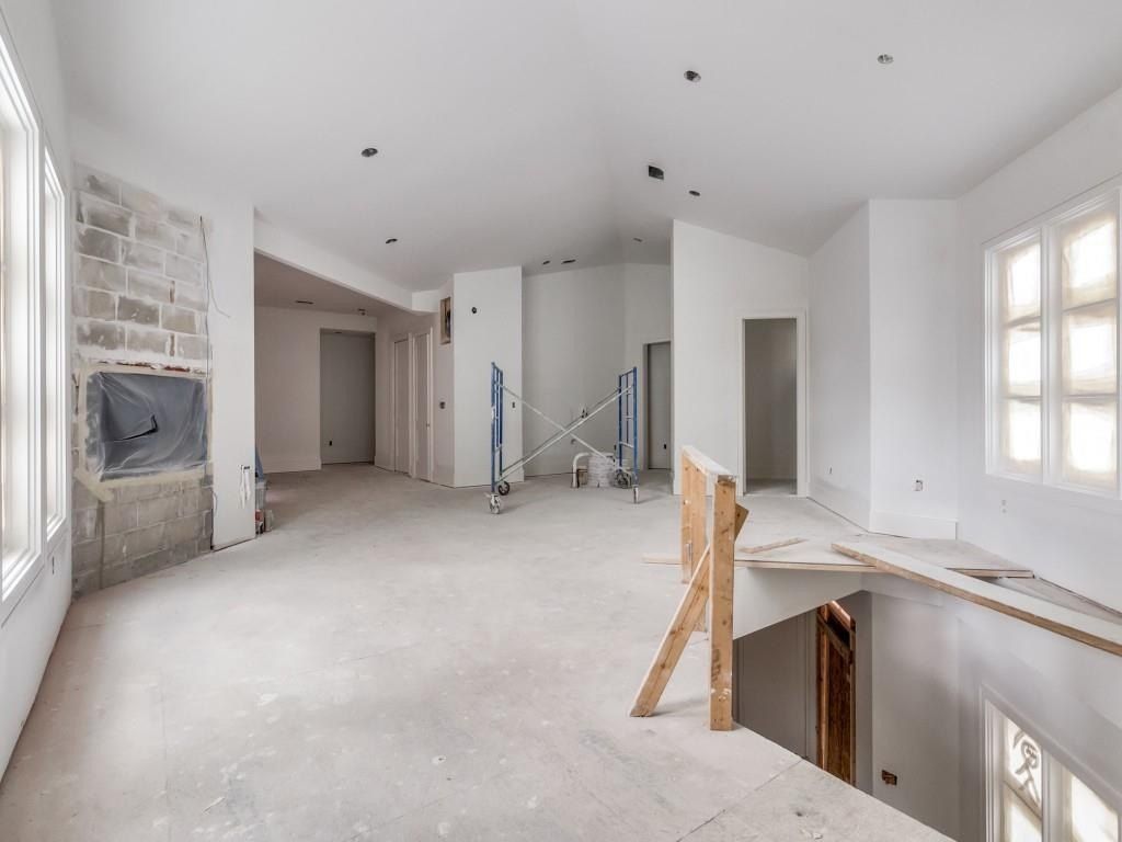 9539 Boedeker Drive. Dallas, TX 75225