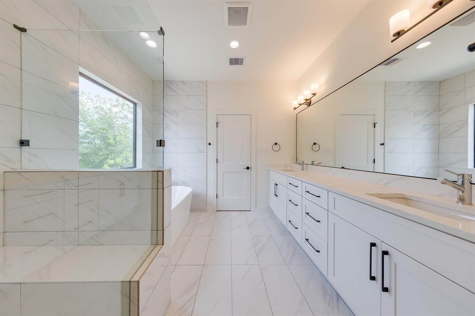 5707 Gano Street. Houston, TX 77009