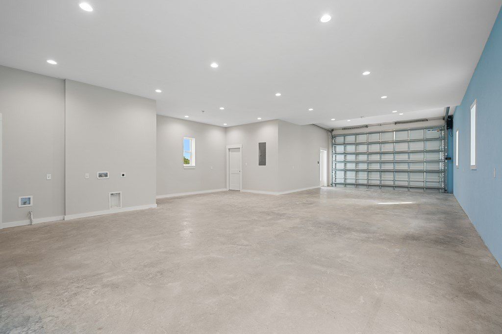 1719 S Verne. Rockport, TX 78382