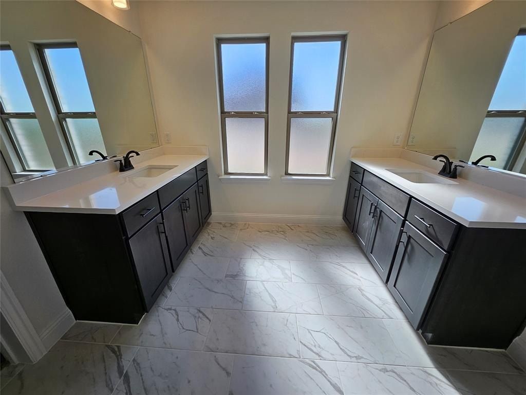 359 Redwood Circle. Trenton, TX 75490