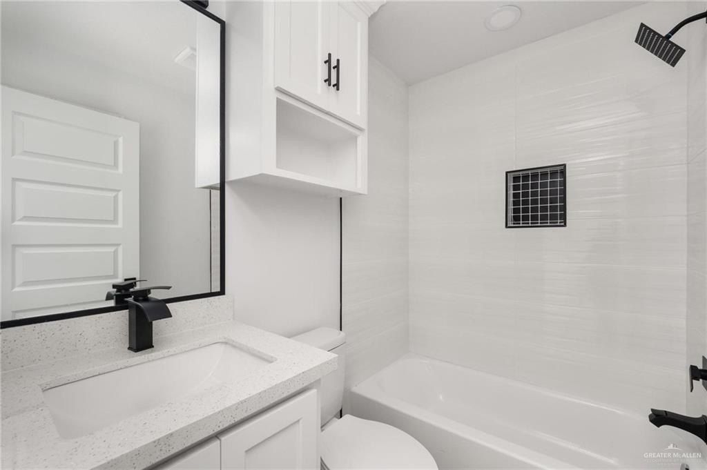 2382 Victoriano Street. Weslaco, TX 78596