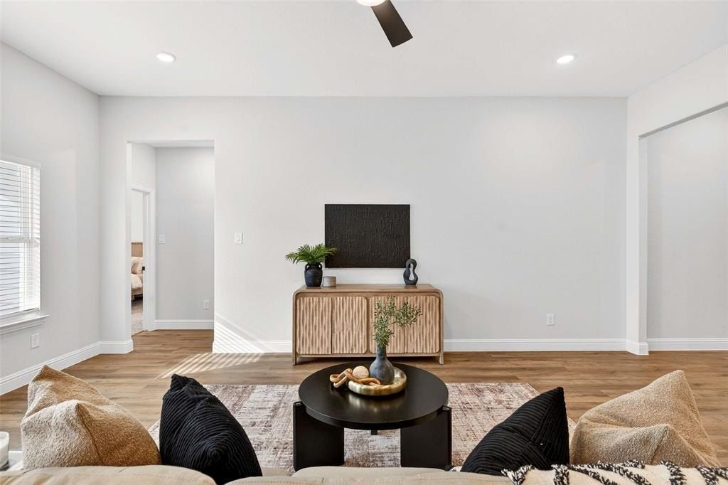 1402 Strickland Street. Dallas, TX 75216