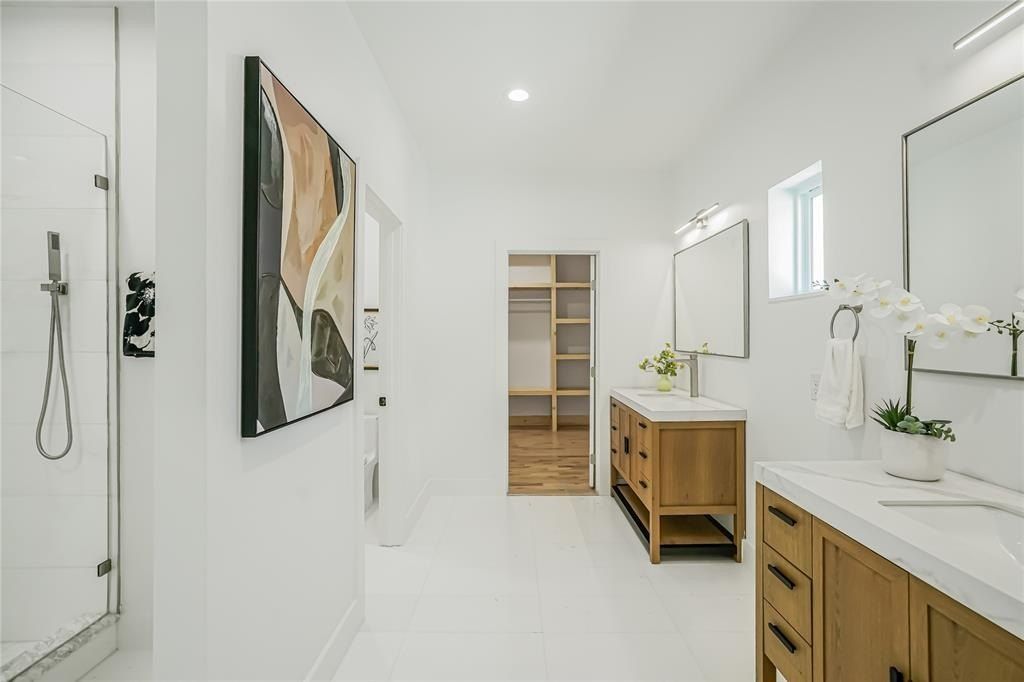 3631 Espanola Drive. Dallas, TX 75220