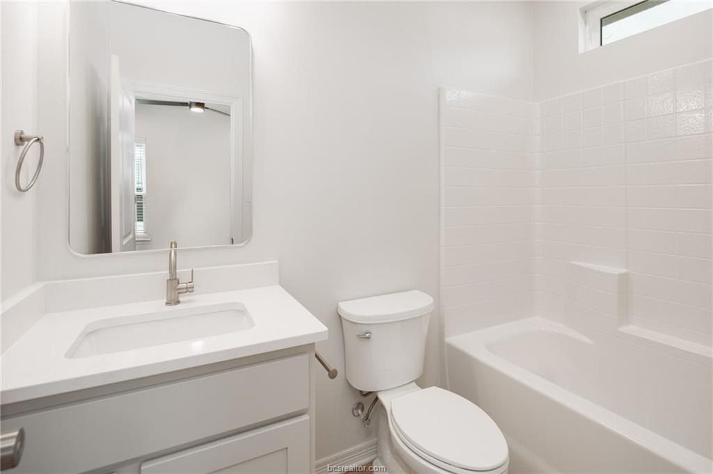 412 Macarthur Street. College Station, TX 77840