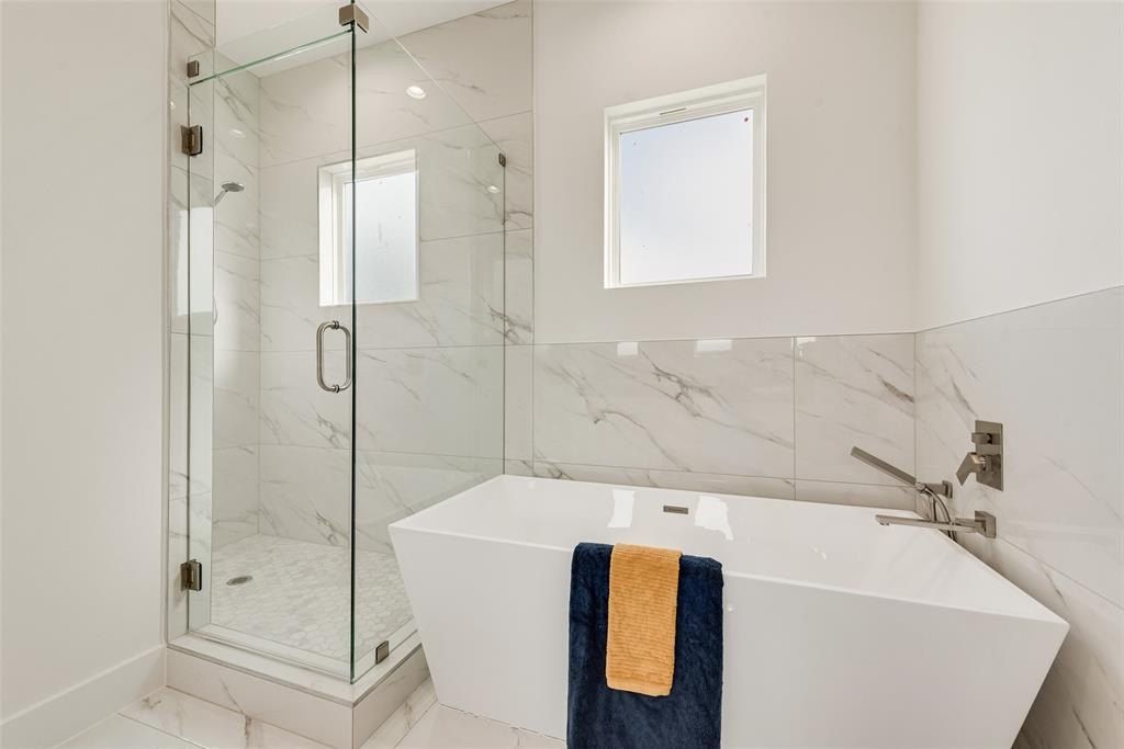 539 W Laureland Road. Dallas, TX 75232