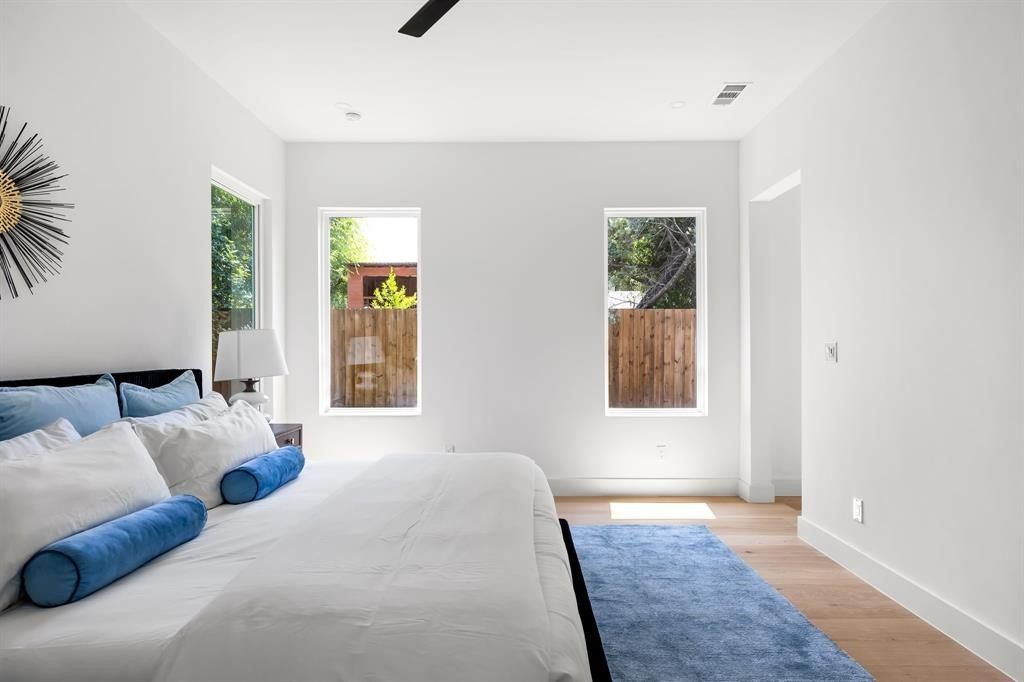 2414 Grigsby Avenue. Dallas, TX 75204