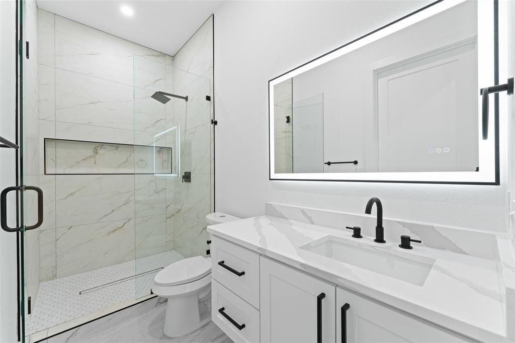 2826 Rochester Street. Dallas, TX 75215