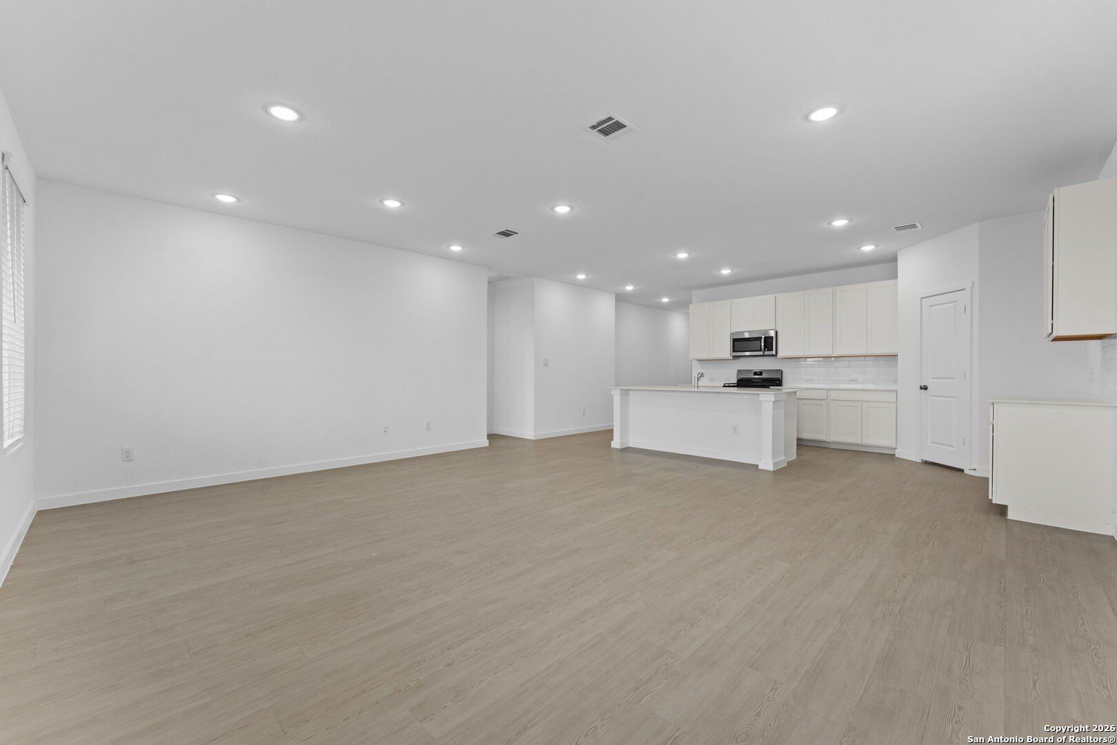 1883 Nuthatch Ridge. New Braunfels, TX 78130