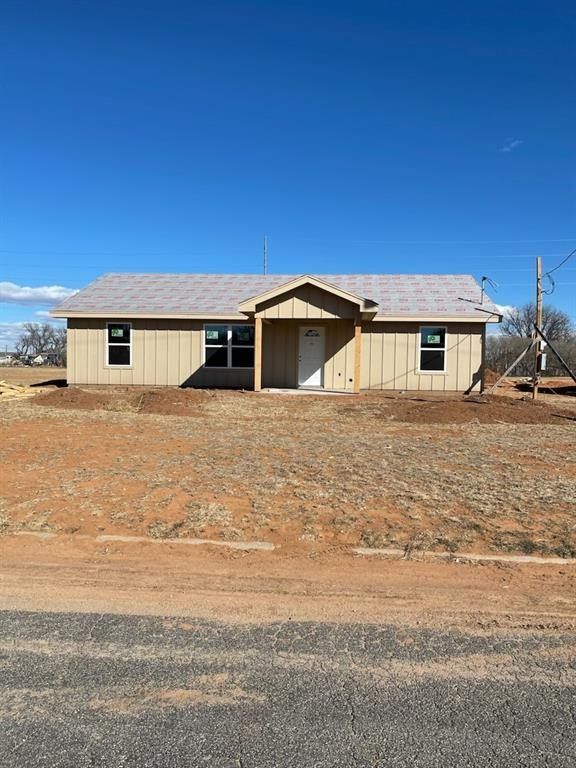 647 6Th St. Hawley, TX 79525