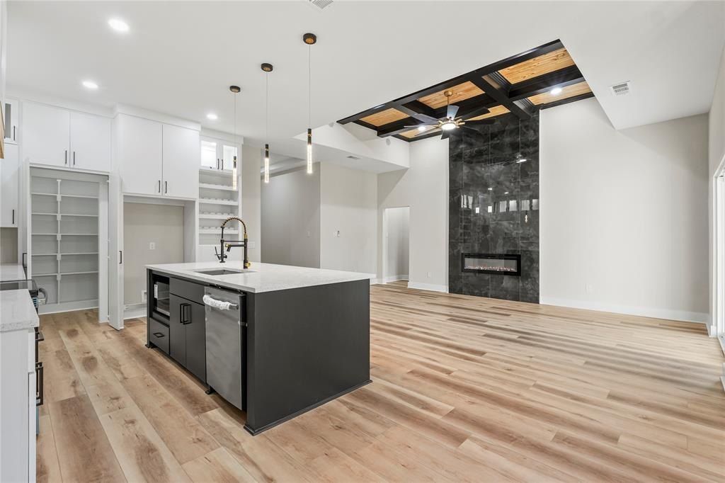 1531 E Waco Avenue. Dallas, TX 75216