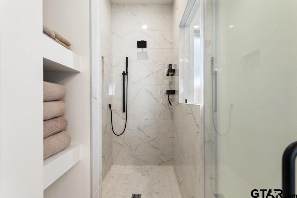 5300 Hollytree Dr. Tyler, TX 75703