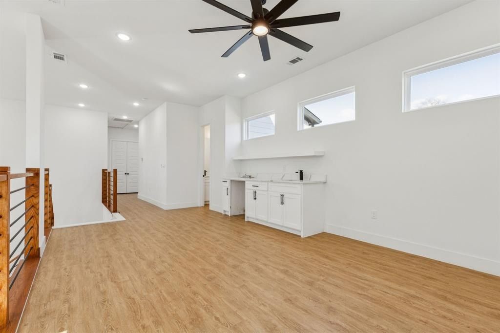 3316 Linfield Road. Dallas, TX 75216