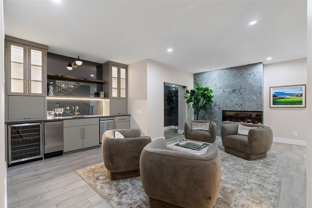 9007 Leaside Drive. Dallas, TX 75238