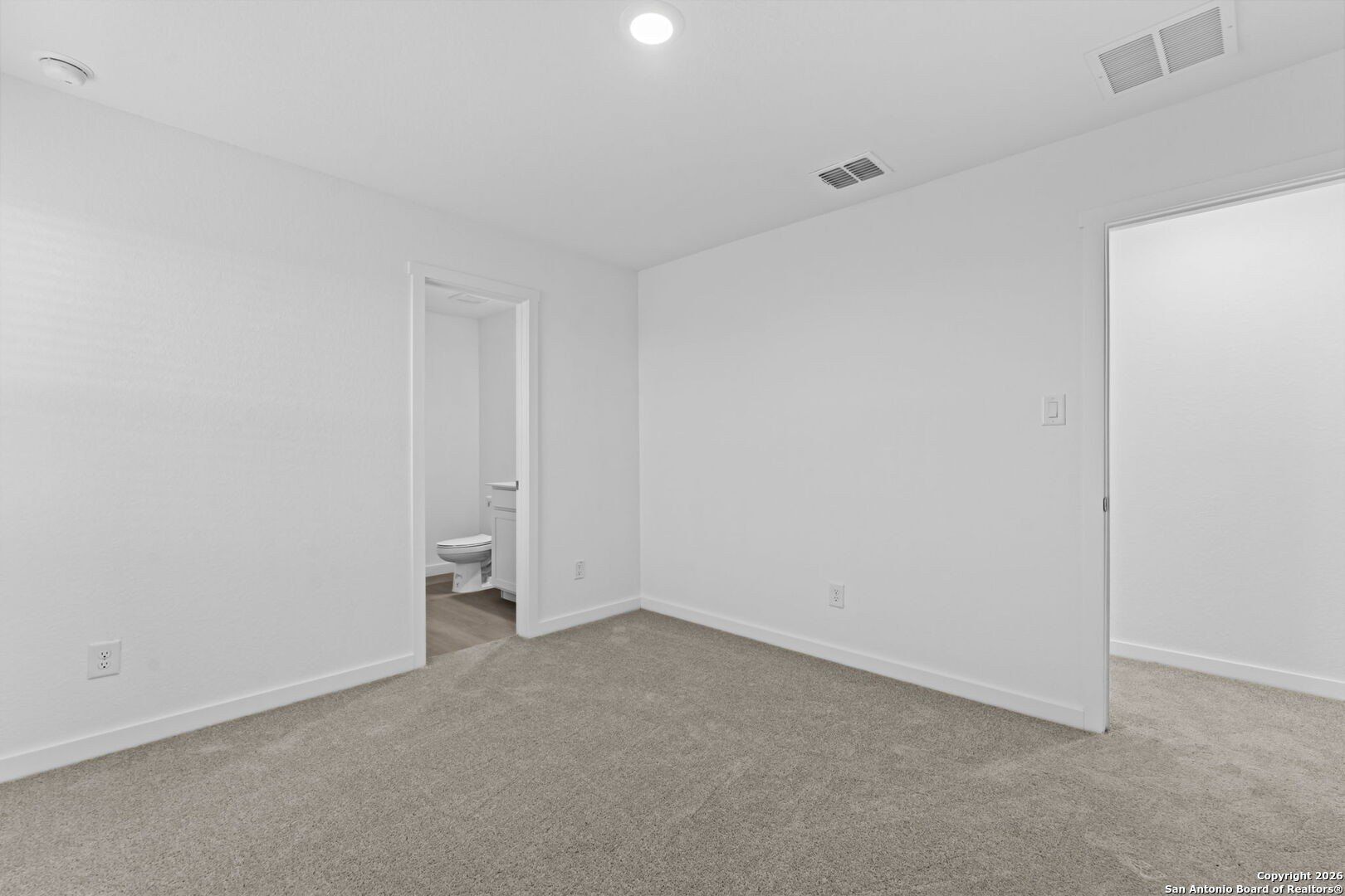 6623 Titan Park. Converse, TX 78109