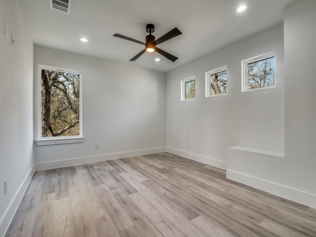 974 Woodacre Drive. Dallas, TX 75241