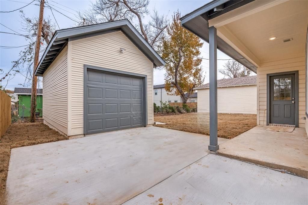 3608 Latimer Street. Dallas, TX 75215