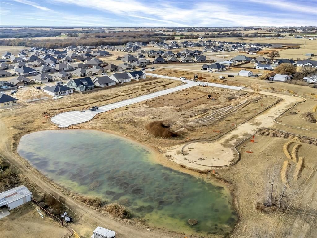 809 Lavender Court. Tolar, TX 76476