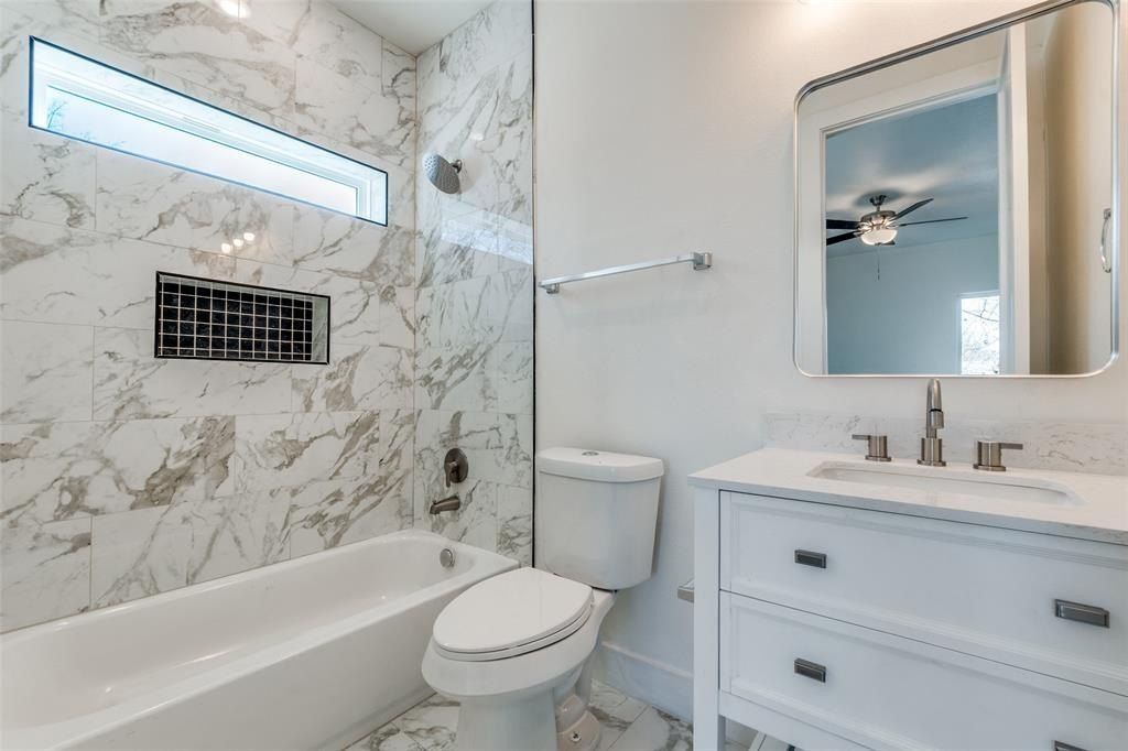 402 S Henderson Avenue. Dallas, TX 75223