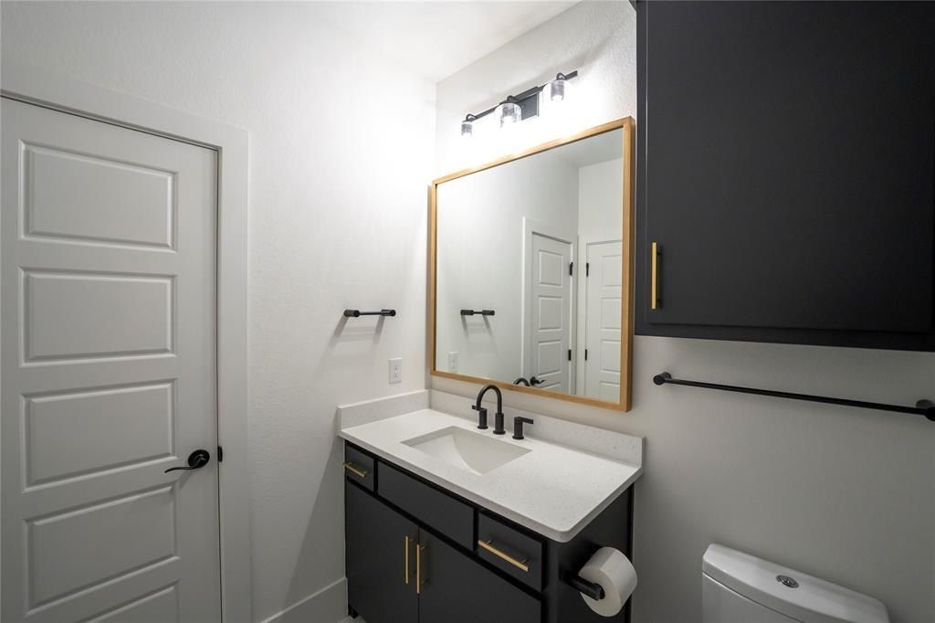 10904 Hollydale Road. Frisco, TX 75035