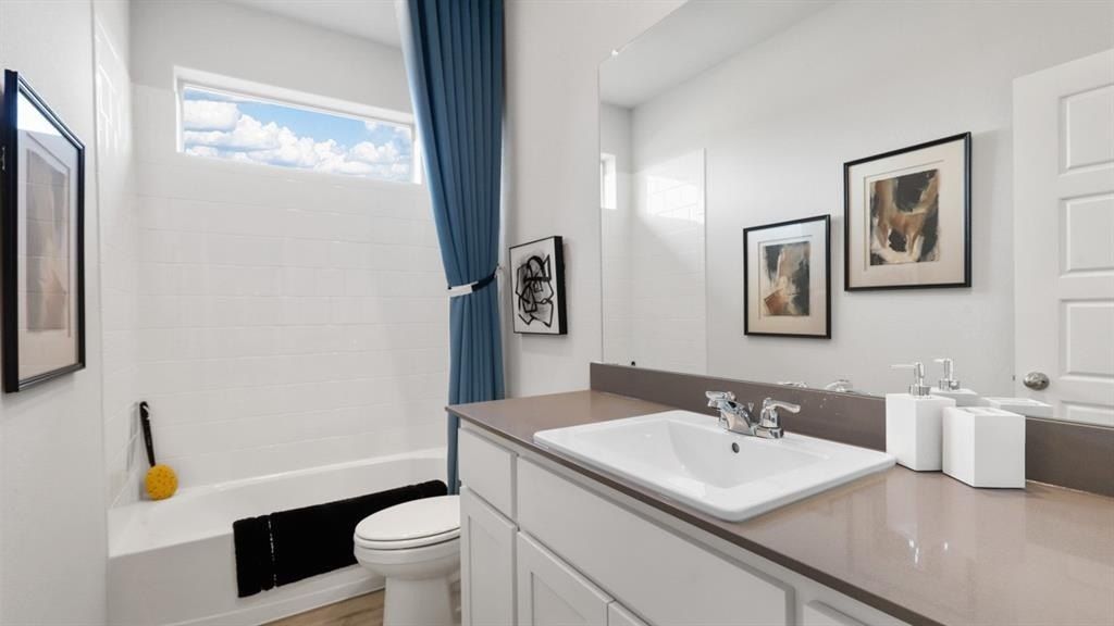 733 Wildrye Lane. Ponder, TX 76259