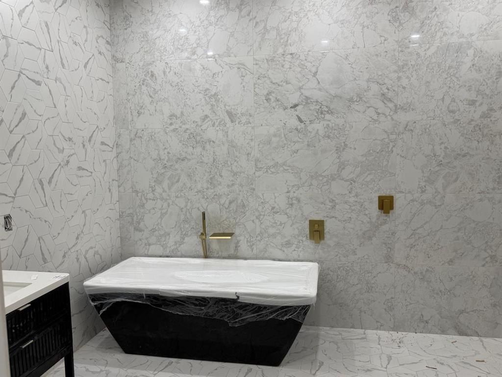 4816 Zealand Street. Dallas, TX 75216