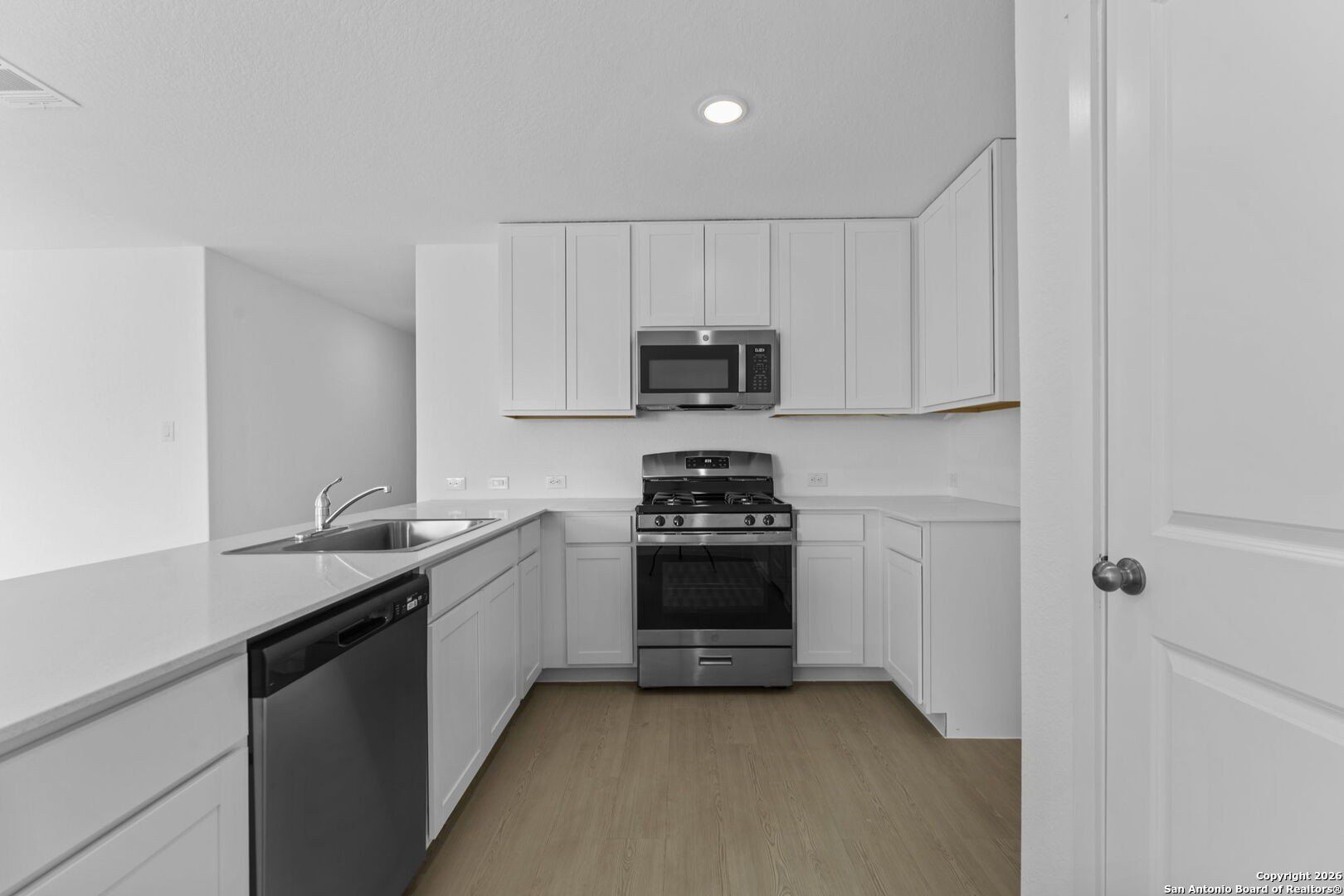 1851 Nuthatch Ridge. New Braunfels, TX 78130