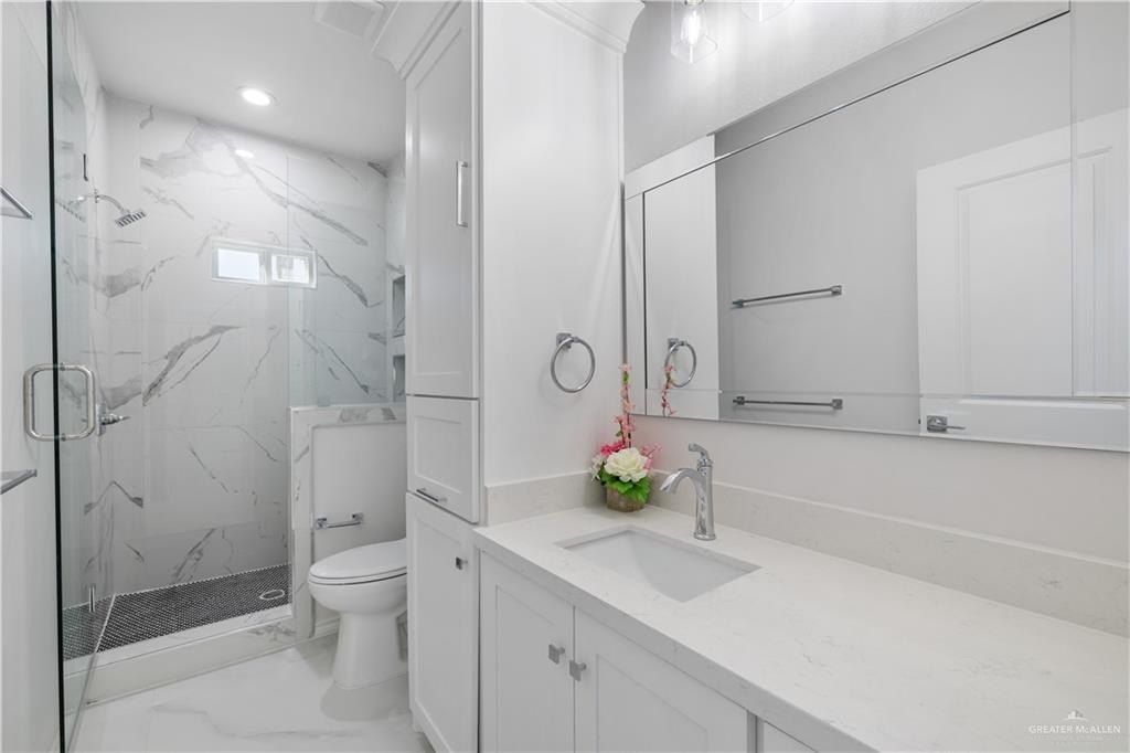 8006 N 48Th Lane. McAllen, TX 78504