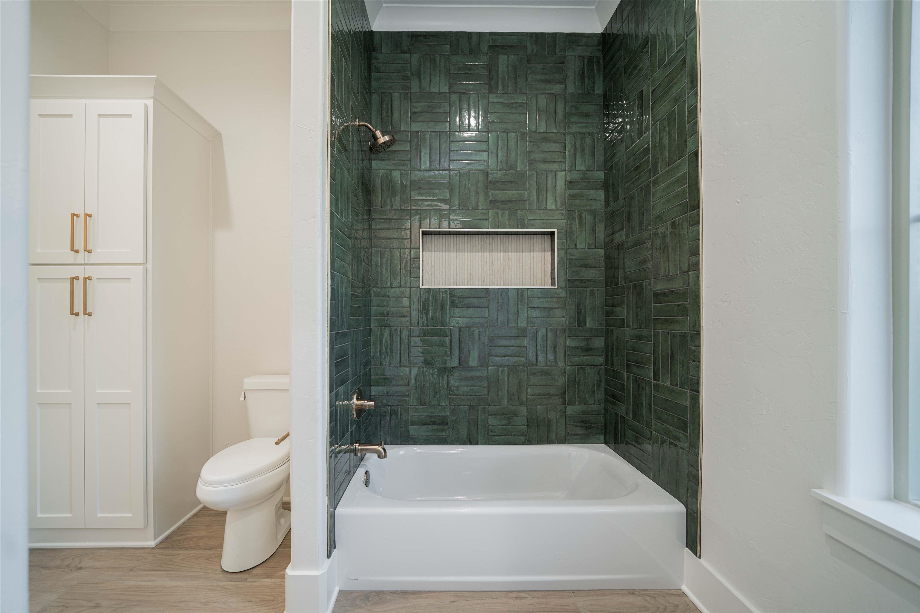 120 Waterfowl. Longview, TX 75602