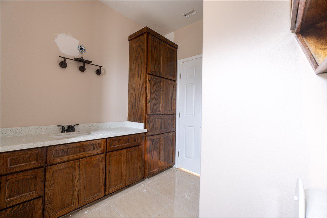 404 Dewey Avenue. Alice, TX 78332