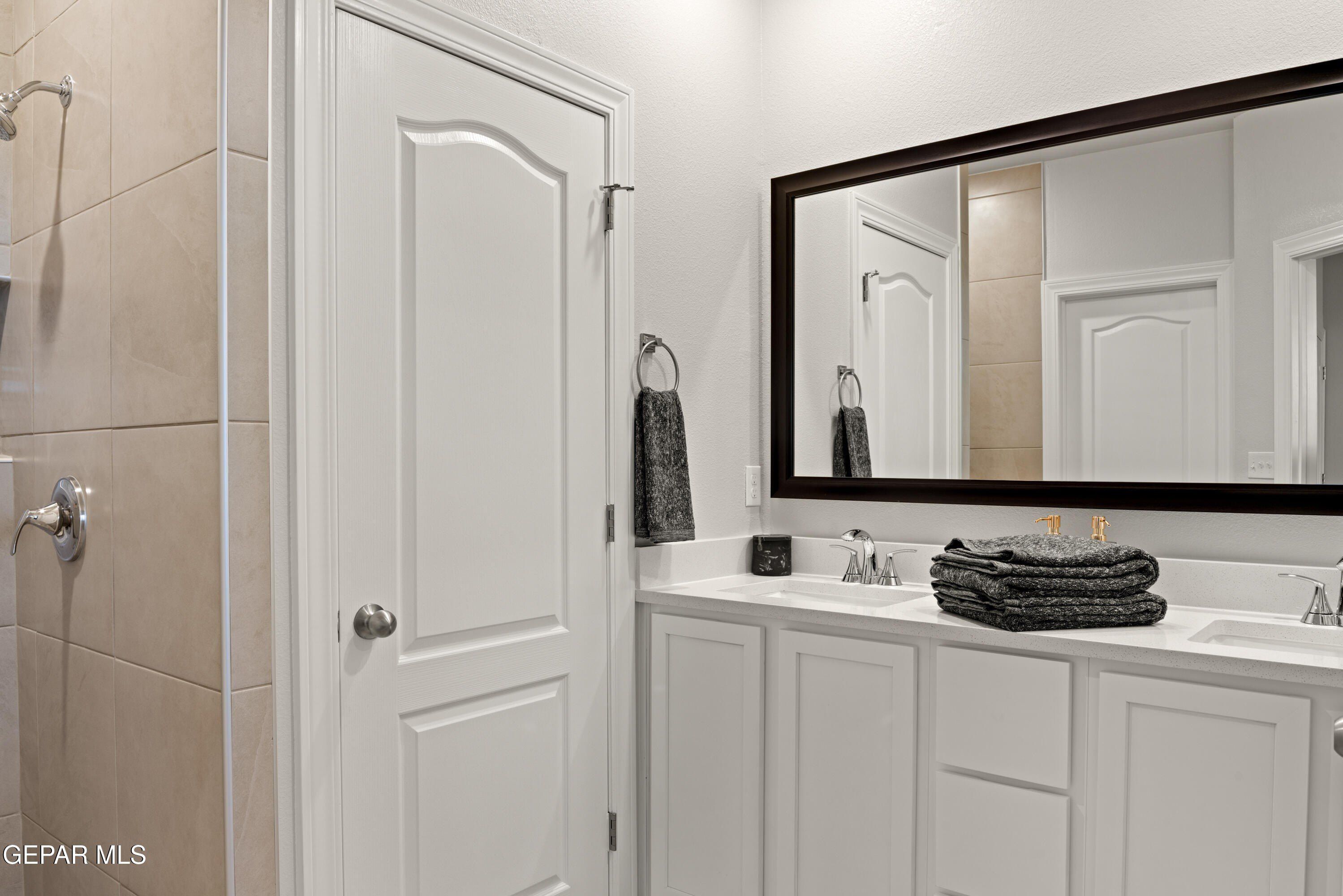 317 Emerald Earth Lane. El Paso, TX 79928