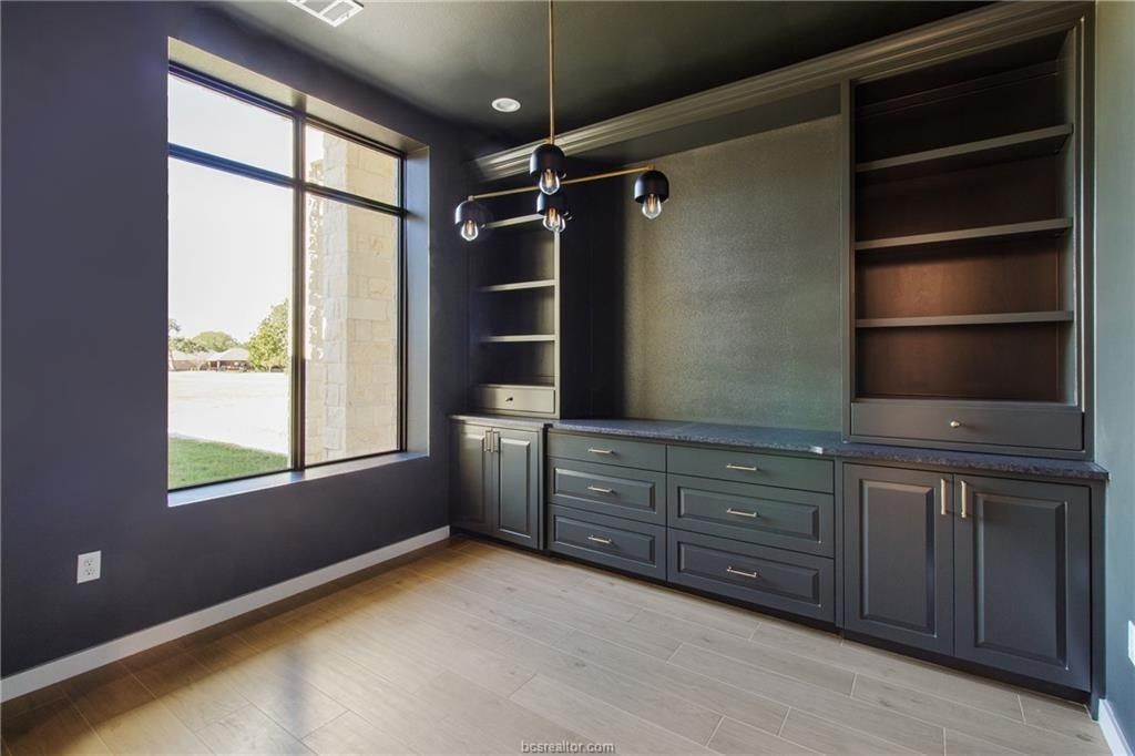 4558 Hicks Lane. College Station, TX 77845