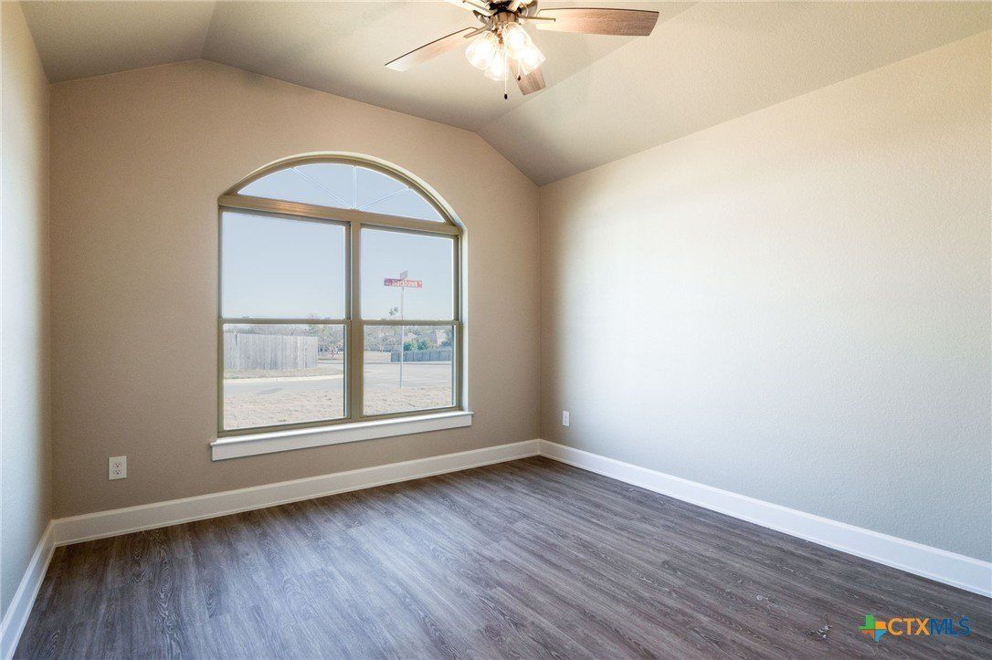 2005 Blackhawk Loop. Belton, TX 76513