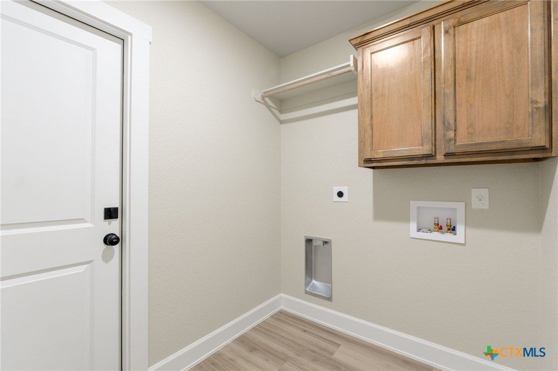 2123 Blackhawk Loop. Belton, TX 76513