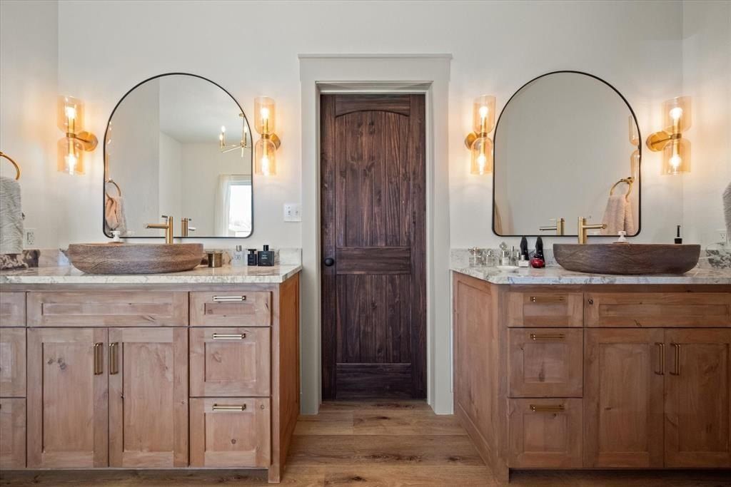 618 Minnis Road. Collinsville, TX 76233