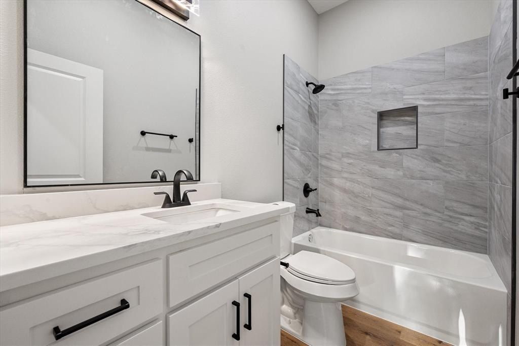 612 Se County Road 3048C. Corsicana, TX 75109