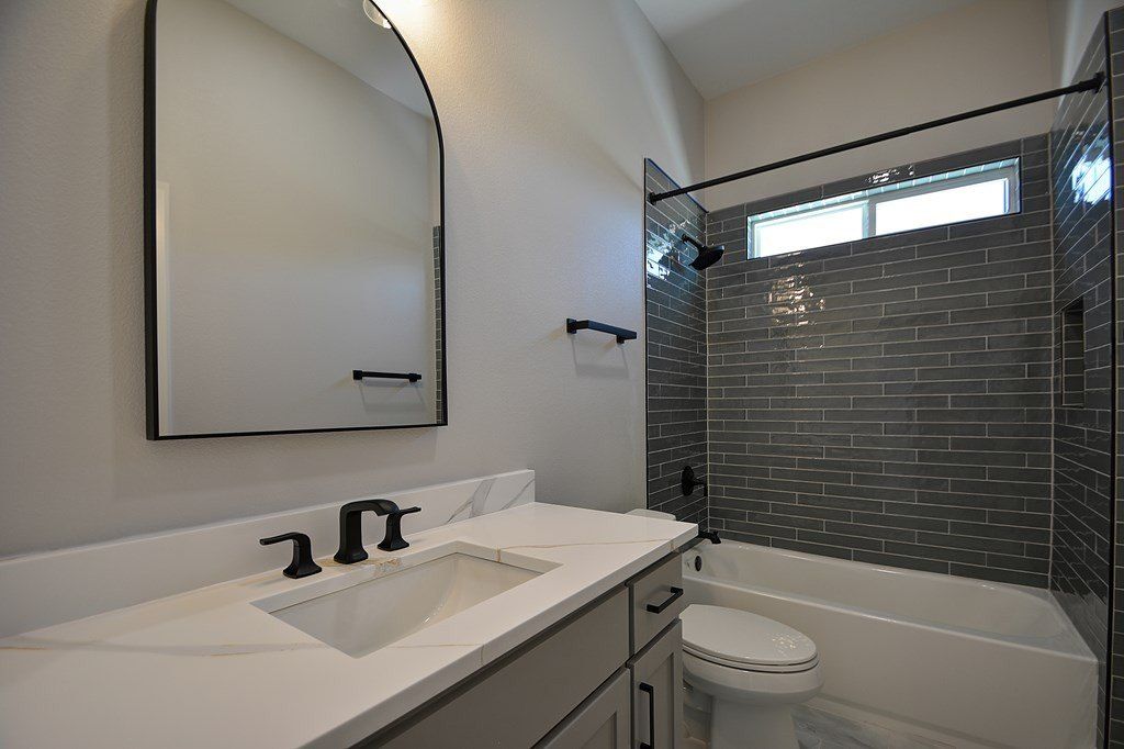 513 Conner Ct. Kerrville, TX 78028