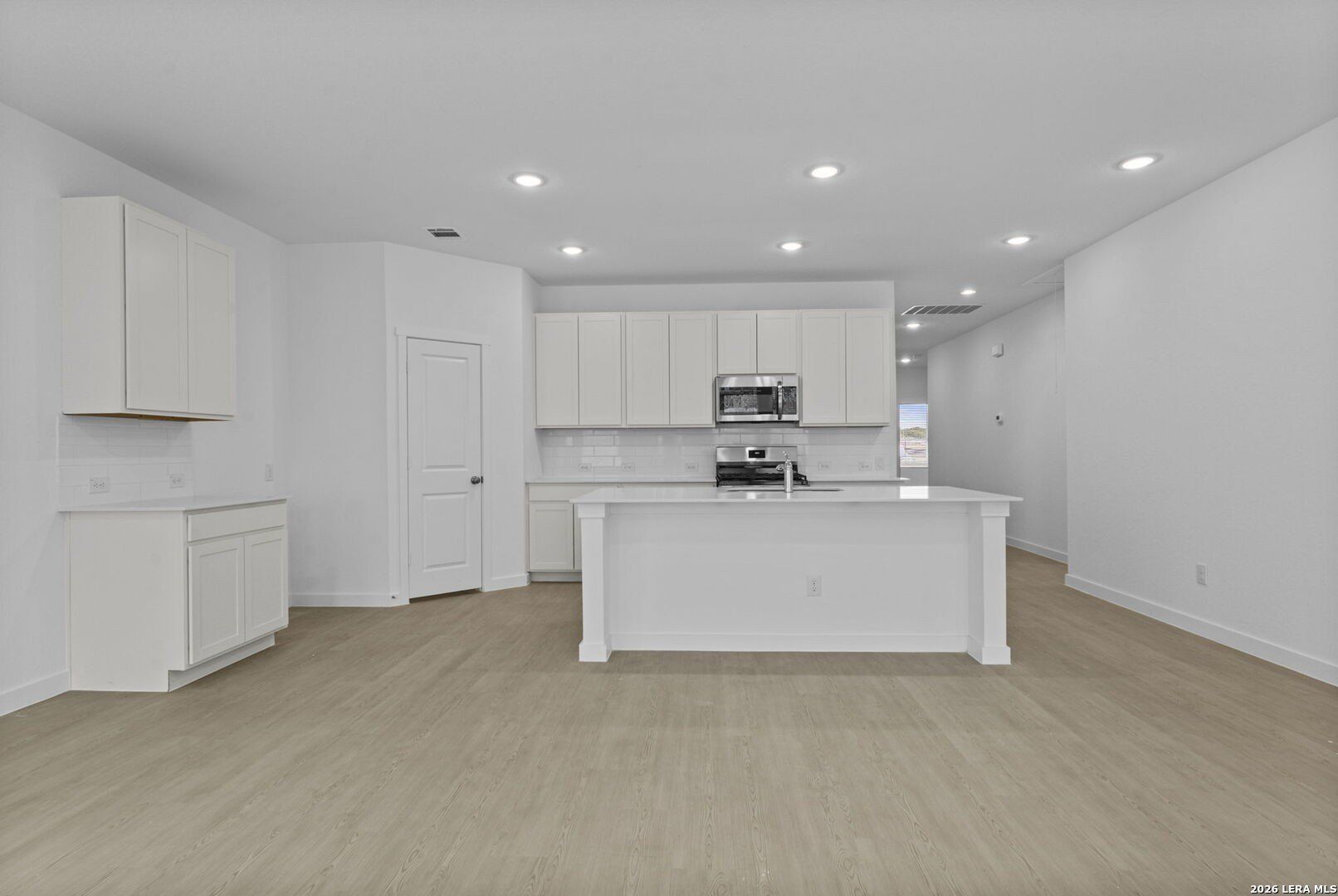 2311 Fort Davis Pass. Marion, TX 78124