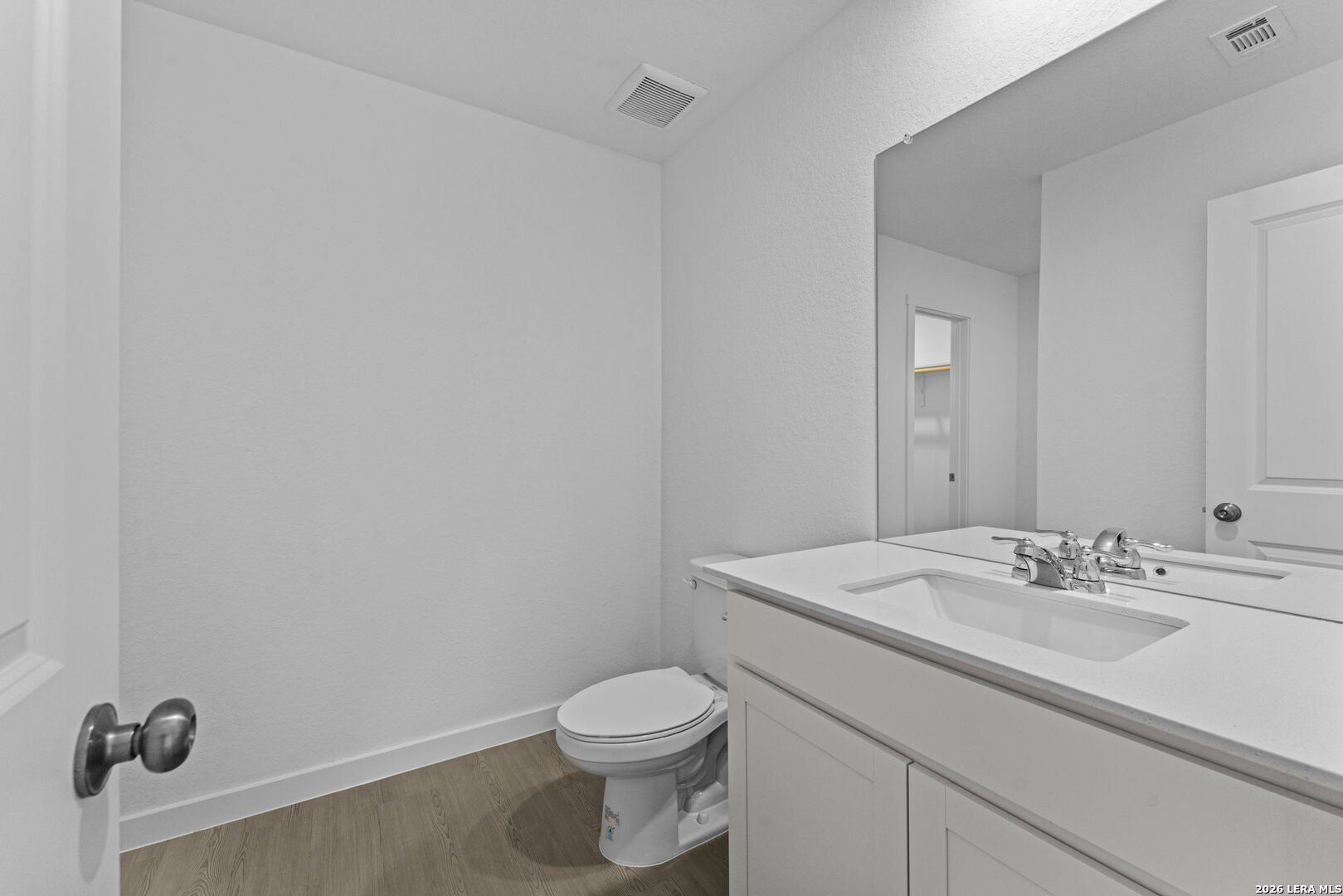 6521 Titan Park. Converse, TX 78109