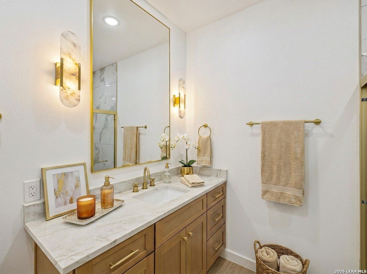 191 Hidden Ranch. Floresville, TX 78114