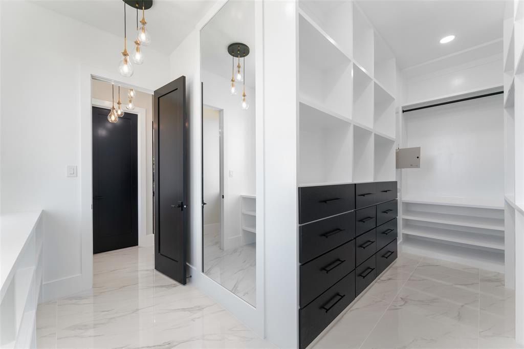 4717 Linnet Lane. Dallas, TX 75209