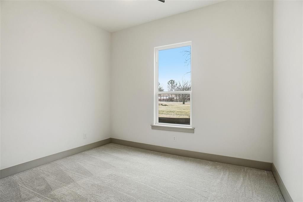 1012 N Oak Street. Roanoke, TX 76262