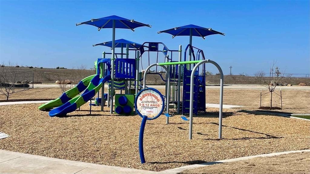 1922 Cherokee Lane. Cleburne, TX 76033