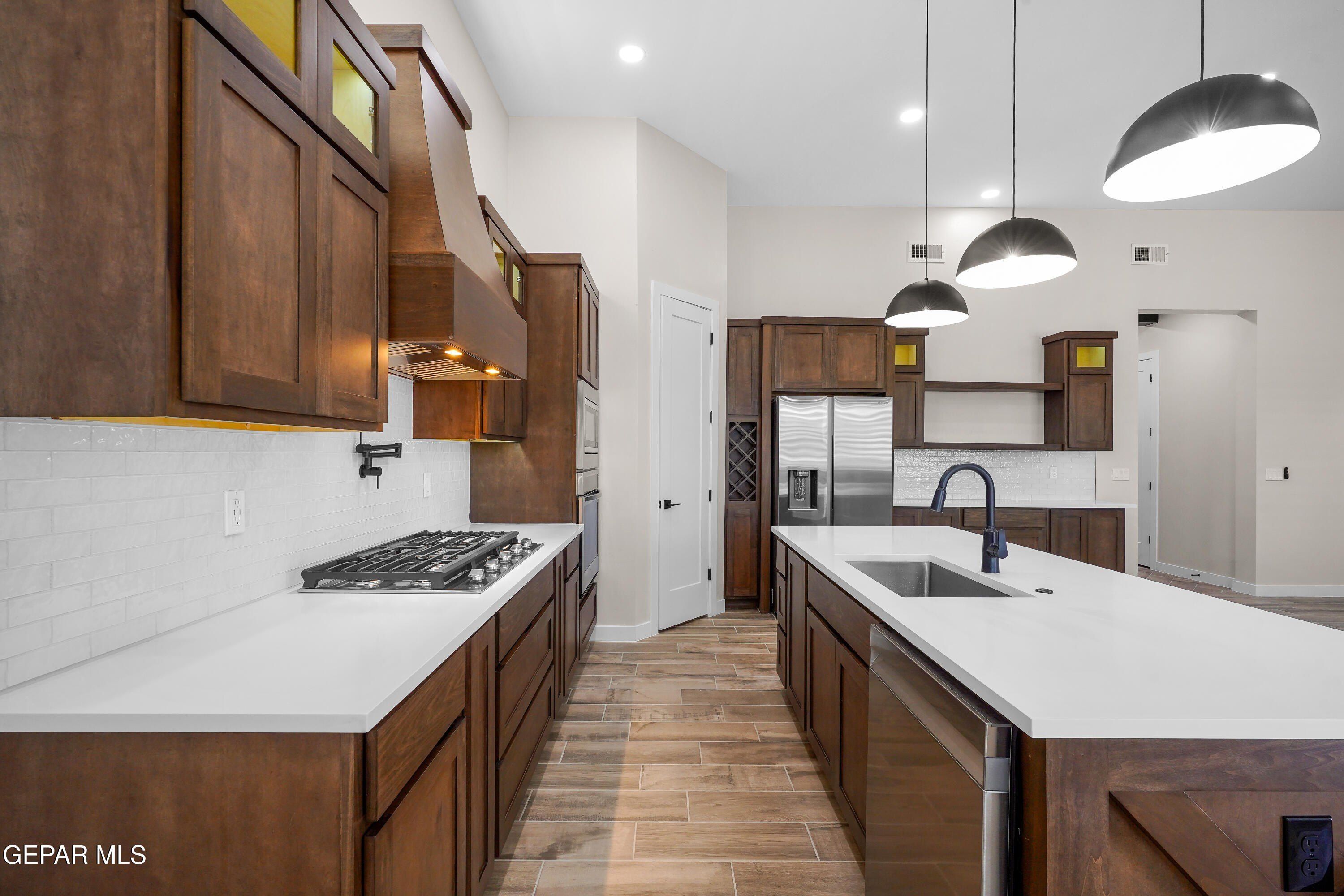 1823 Schyler Love Lane. El Paso, TX 79928