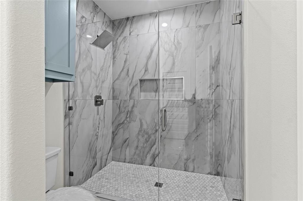 3335 Spring Avenue. Dallas, TX 75215