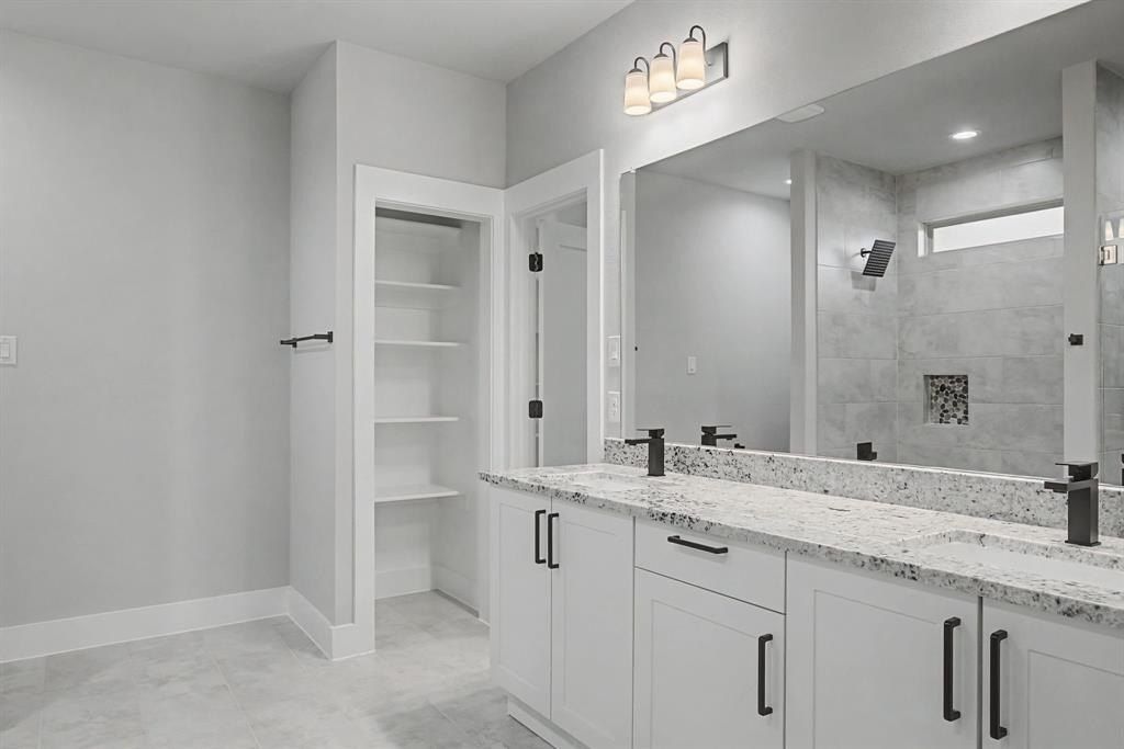 4119 S Denley Drive. Dallas, TX 75216