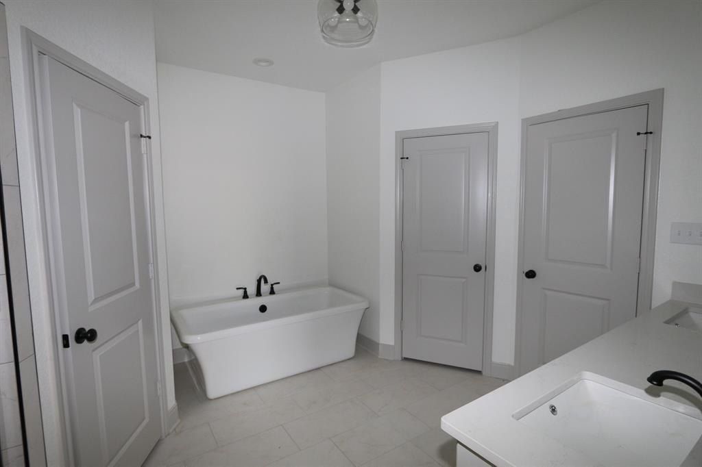 11796 Jayden Lane. Tyler, TX 75703