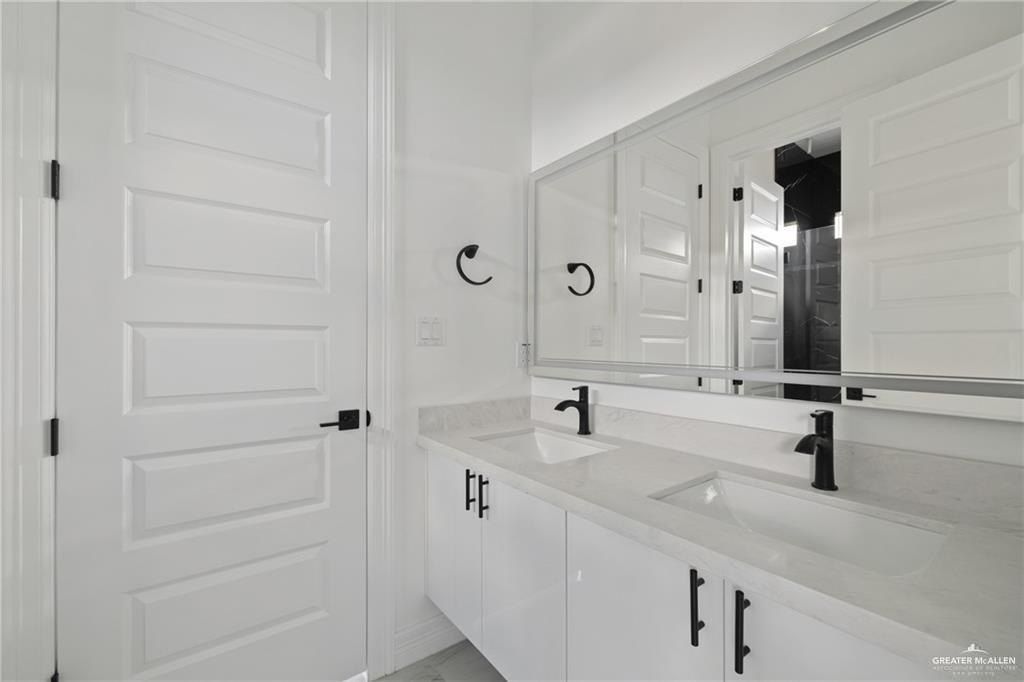 3816 Zimmerius Avenue. McAllen, TX 78504