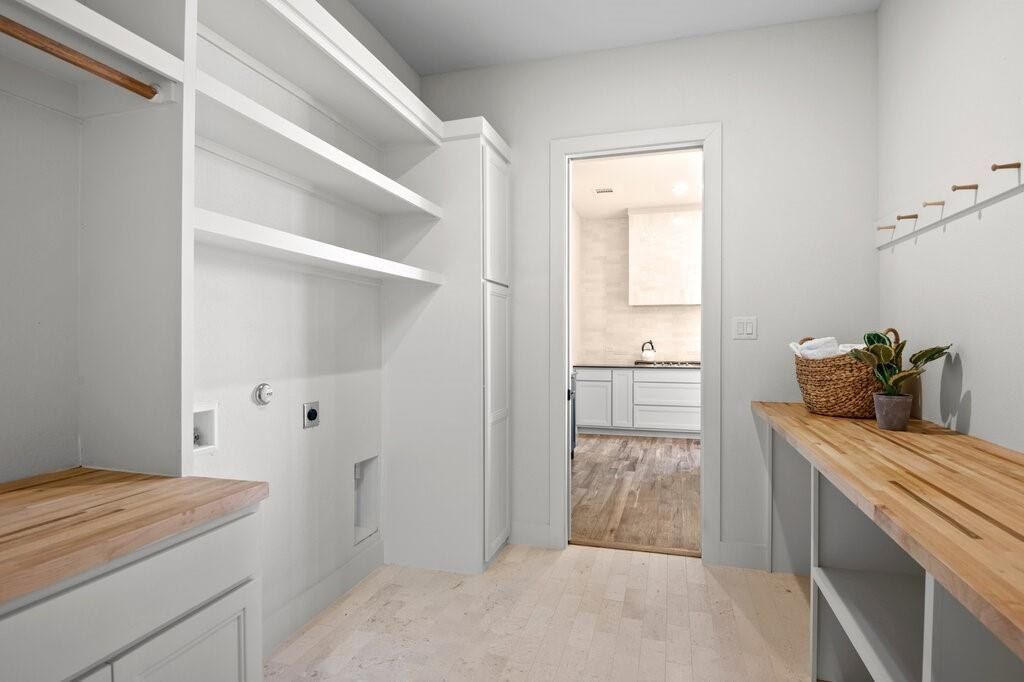 3020 Stonebriar Drive. Waxahachie, TX 75165