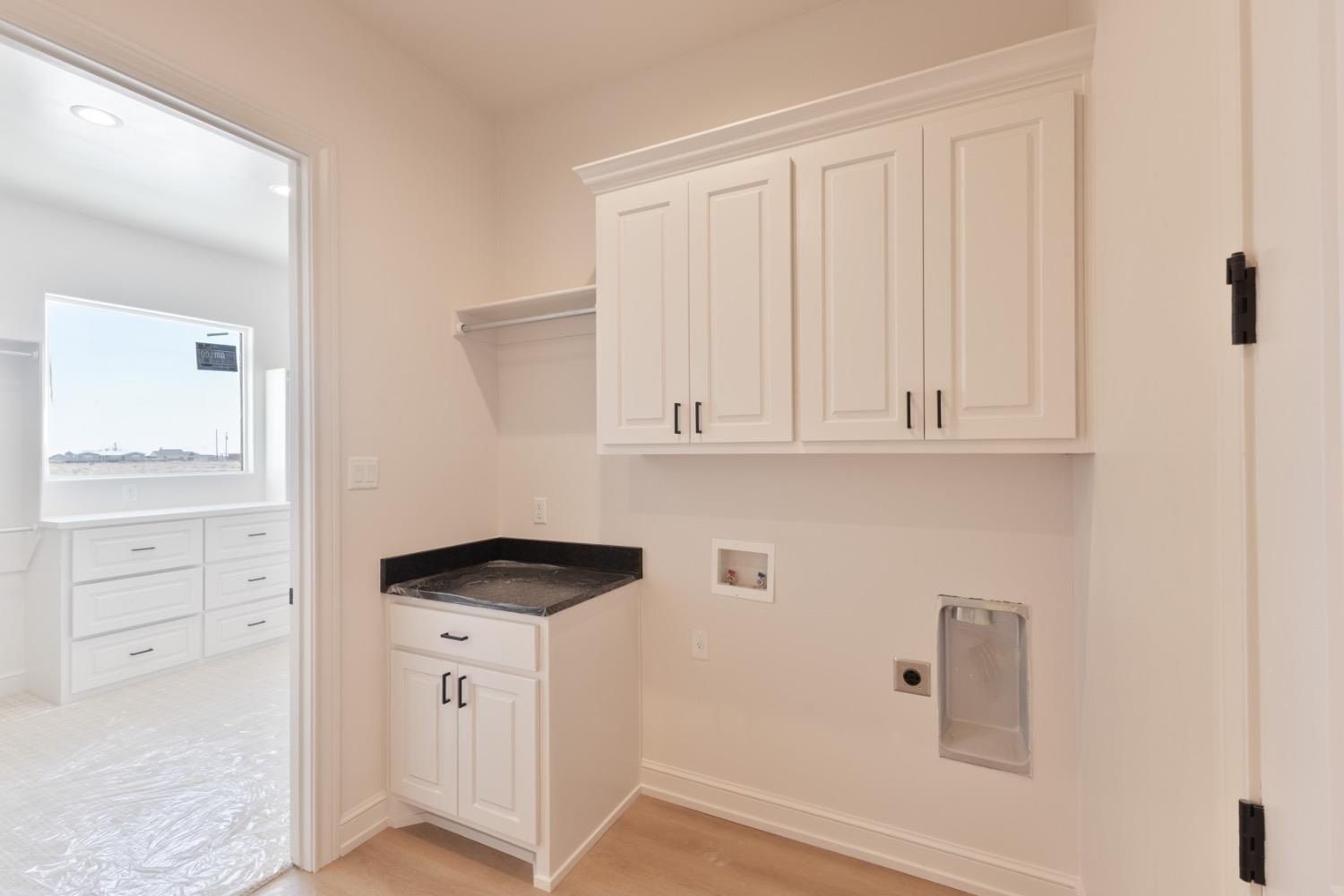 Deuce Of Hearts. Tahoka, TX 79373