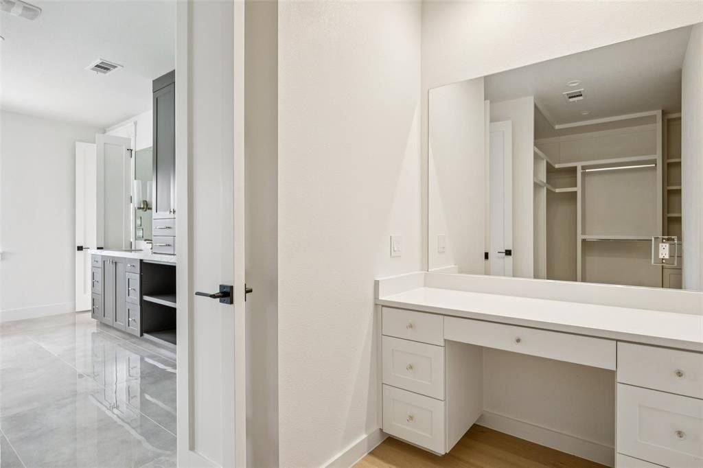 5438 Bonita Avenue. Dallas, TX 75206